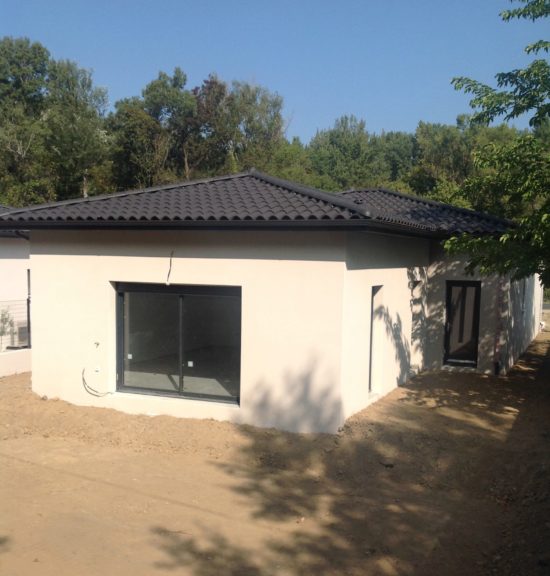 VILLA NEUVE EST MONTELIMAR